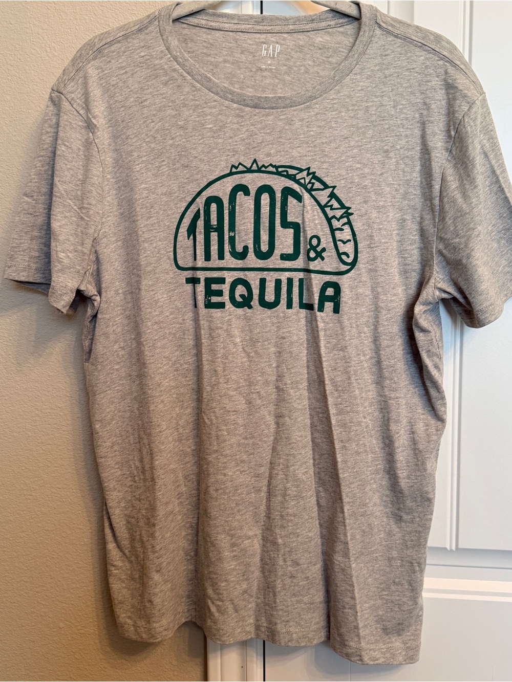 GAP Heather Gray Crewneck Tee “Tacos & Tequila” Size Medium